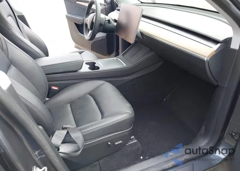 2023 Tesla Model Y z USA, uszkodzony, nr VIN 7SAYGDEE8PF904042